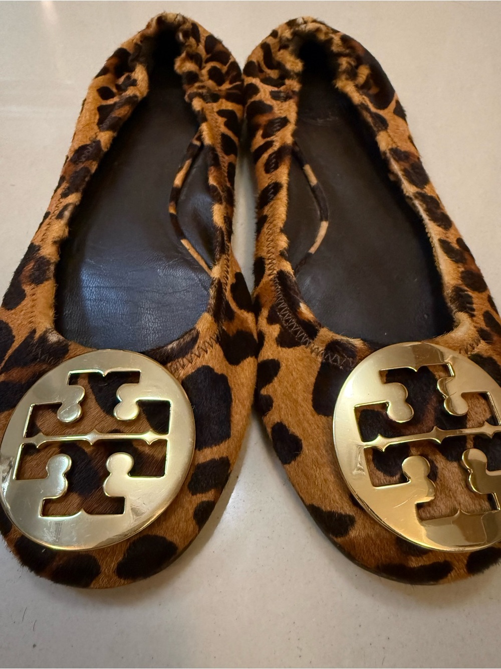 Tory Burch Leopard Print Reva Flats with Gold Logo - Picture 5 of 5